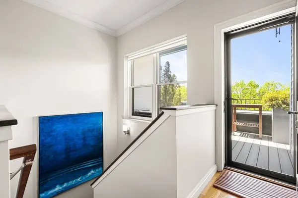 156 Green St #301, Boston, MA 02130