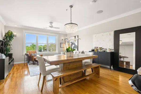156 Green St #301, Boston, MA 02130