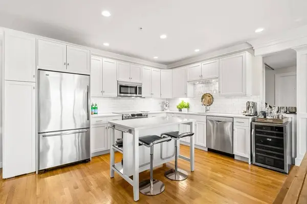 156 Green St #301, Boston, MA 02130
