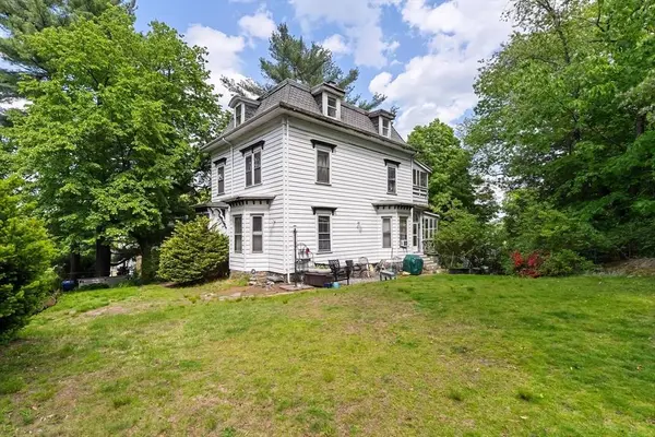 212 Chestnut Ave, Boston, MA 02130