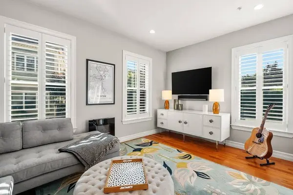 272R Lamartine #3, Boston, MA 02130