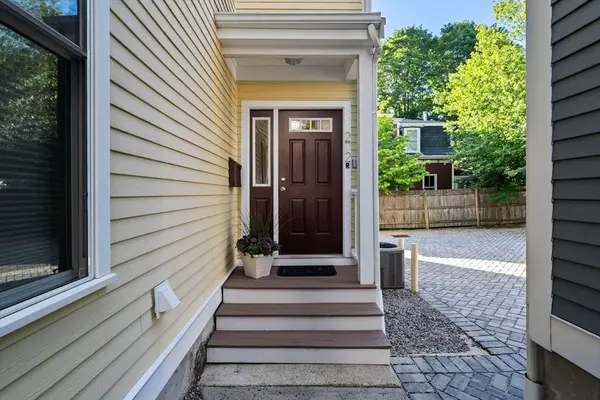 272R Lamartine #3, Boston, MA 02130
