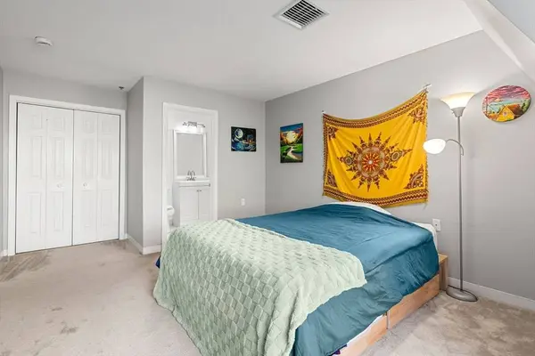 332 Jamaicaway #403, Boston, MA 02130