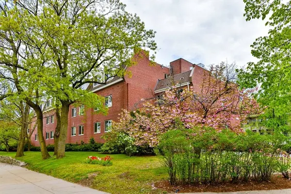 332 Jamaicaway #403, Boston, MA 02130