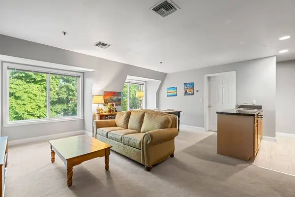 332 Jamaicaway #403, Boston, MA 02130