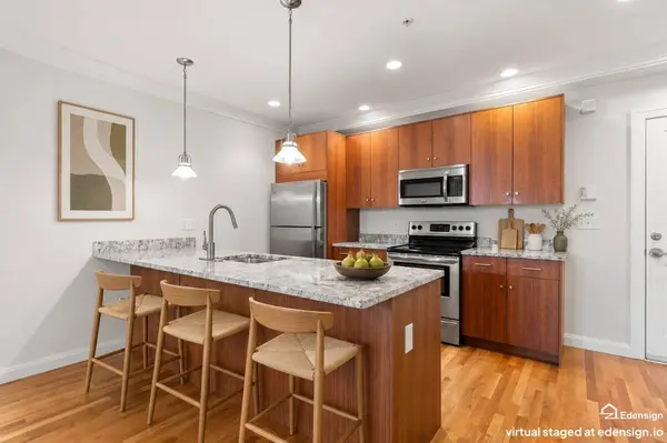 156 Green St #302, Boston, MA 02130