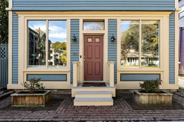 45 Green St #A, Boston, MA 02130