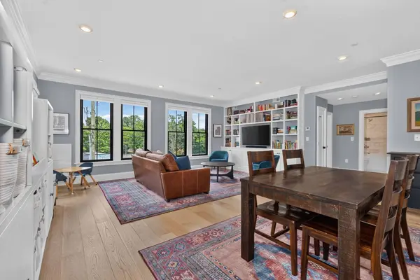 120 Brookside Ave #302, Boston, MA 02130