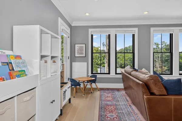 120 Brookside Ave #302, Boston, MA 02130
