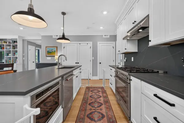 120 Brookside Ave #302, Boston, MA 02130