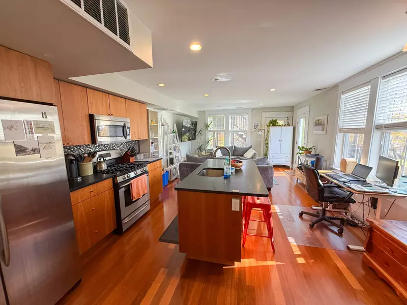 44 Rockview St #4, Jamaica Plain, MA 02130-2173