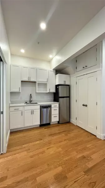 31 Green St #3, Jamaica Plain, MA 02130-2510