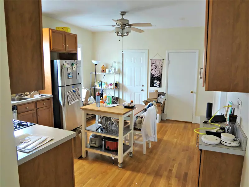 32 Forbes St #3, Jamaica Plain, MA 02130-4871
