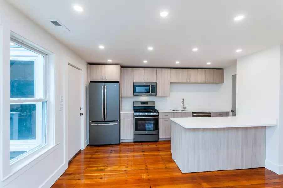 35 Woodman St #2, Jamaica Plain, MA 02130-3880