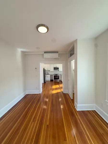 9 Seaverns Ave #2F, Jamaica Plain, MA 02130-2872