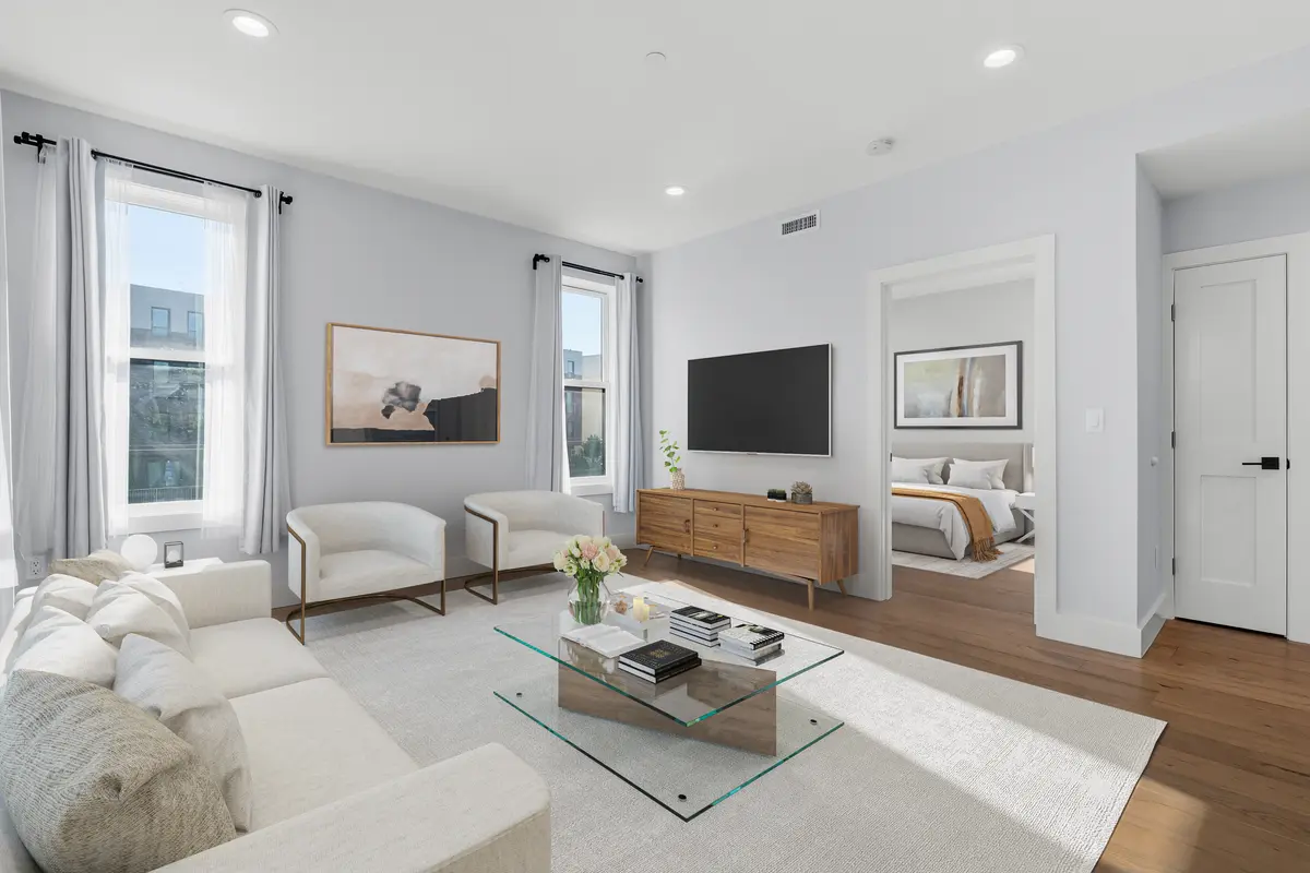 3850 Washington St #6, Roslindale, MA 02131-1290