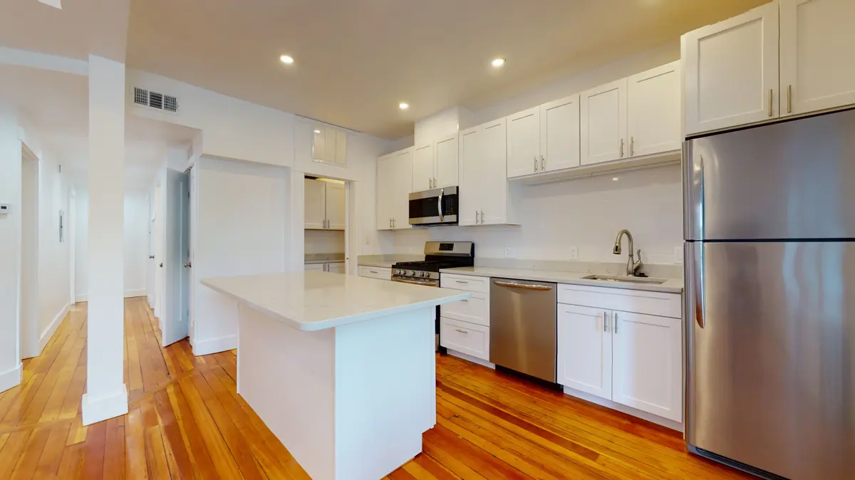 715 Centre St #201, Jamaica Plain, MA 02130-2566