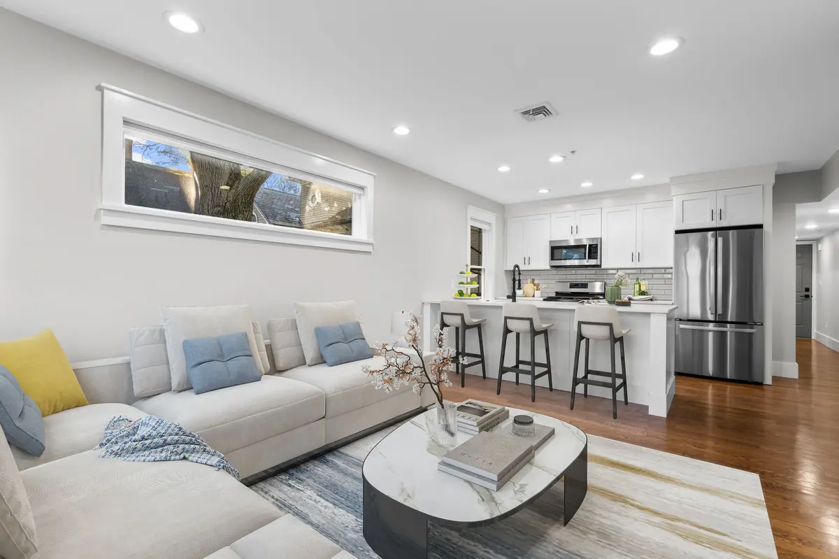 189 Chestnut Ave #1R, Jamaica Plain, MA 02130-4400