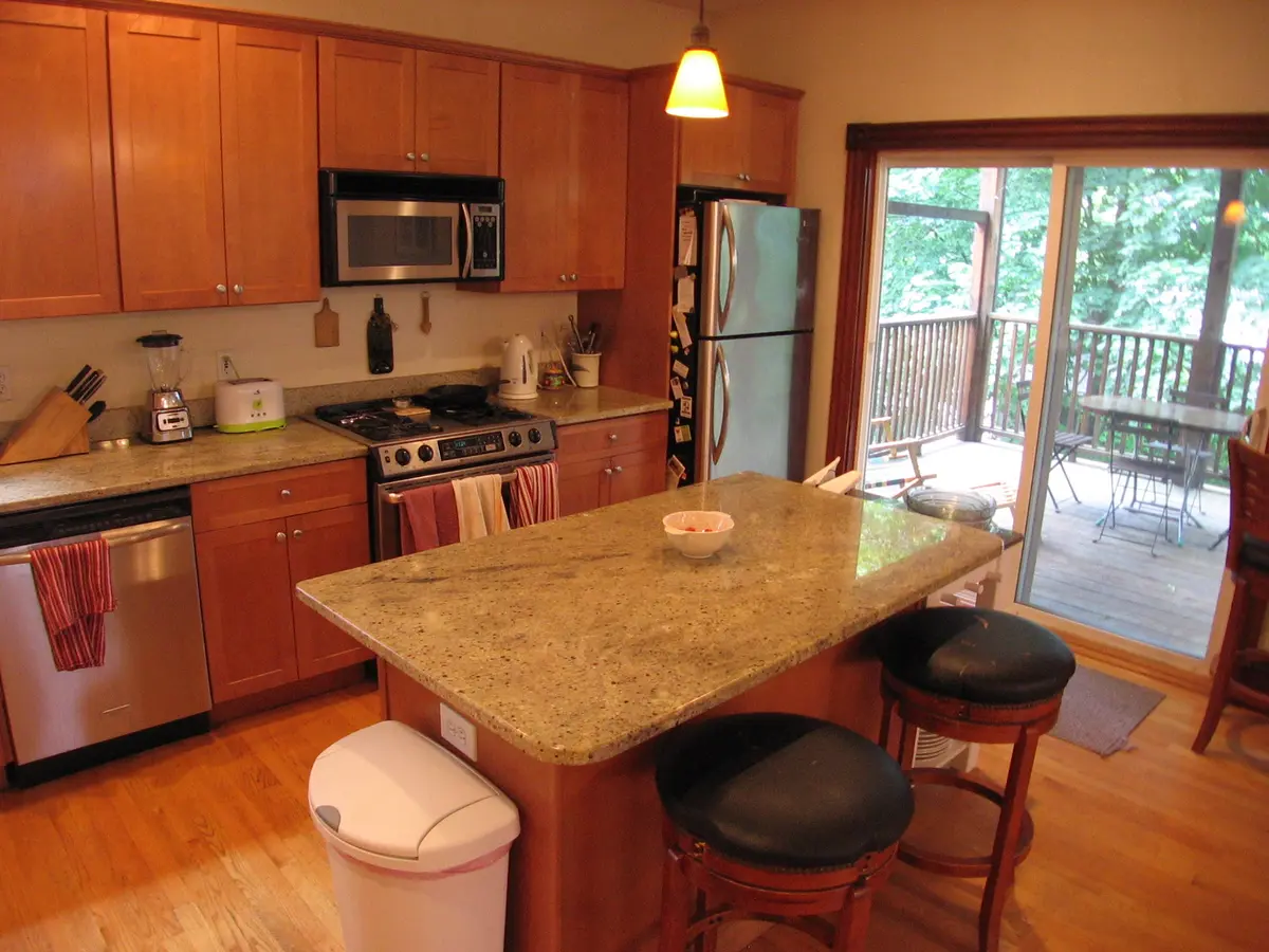 118 Chestnut Ave #2, Jamaica Plain, MA 02130-1973