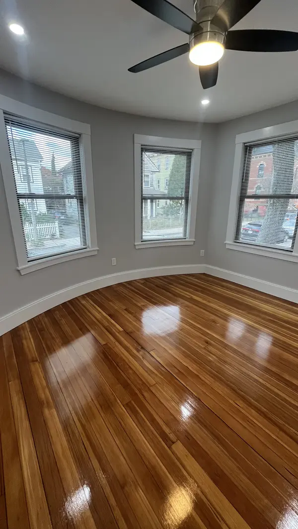 19 Seaverns Ave #1F, Jamaica Plain, MA 02130-2875
