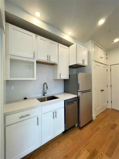 Jamaica Plain, MA 02130-2510,29 Green St #8