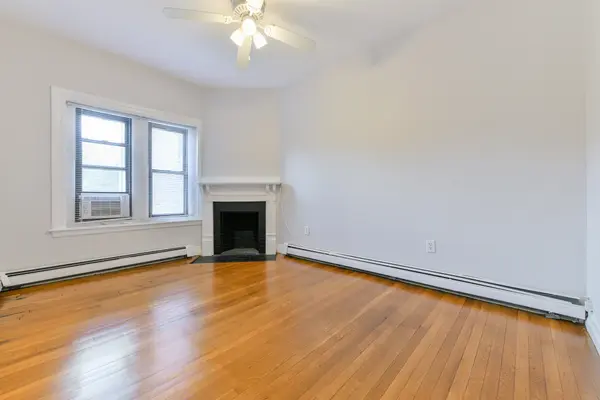 709 Centre St #302, Jamaica Plain, MA 02130-2528