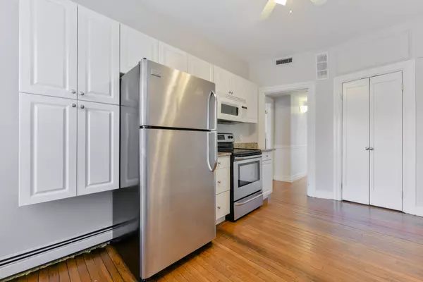 Jamaica Plain, MA 02130-2528,709 Centre St #302