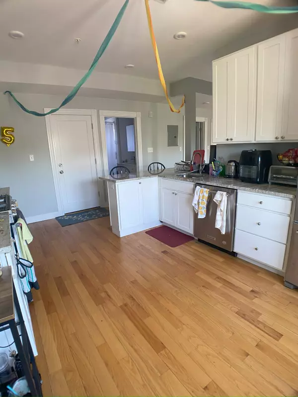 Jamaica Plain, MA 02130-2463,29 Brookside Ave #3