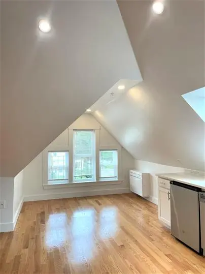 29 Green St #14, Jamaica Plain, MA 02130-2510