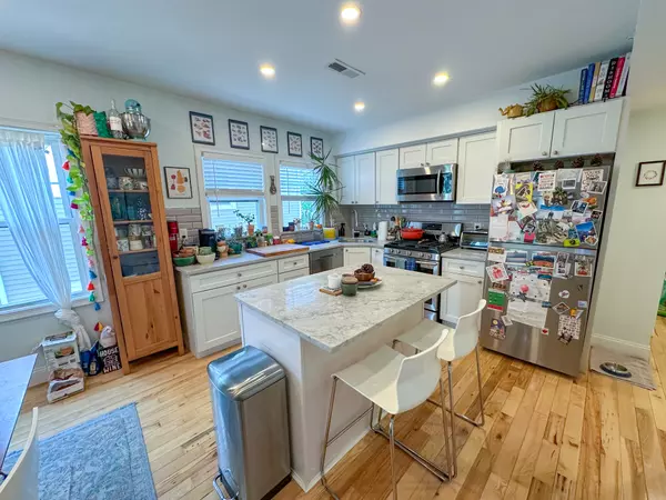 58 Boynton St #6, Jamaica Plain, MA 02130-3264