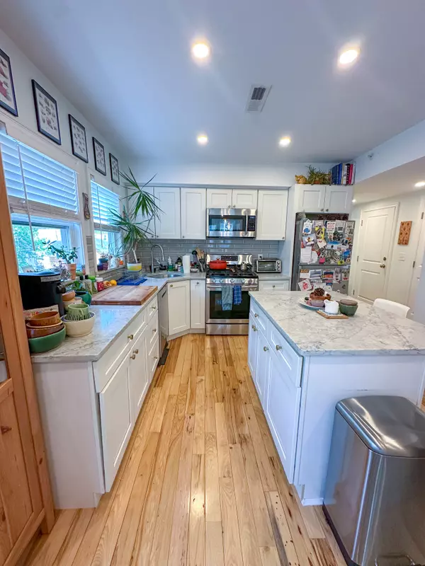 Jamaica Plain, MA 02130-3264,58 Boynton St #6