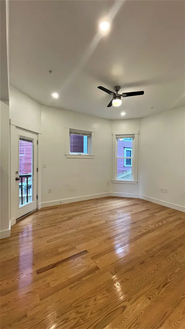 31 Green St #3, Jamaica Plain, MA 02130-2510