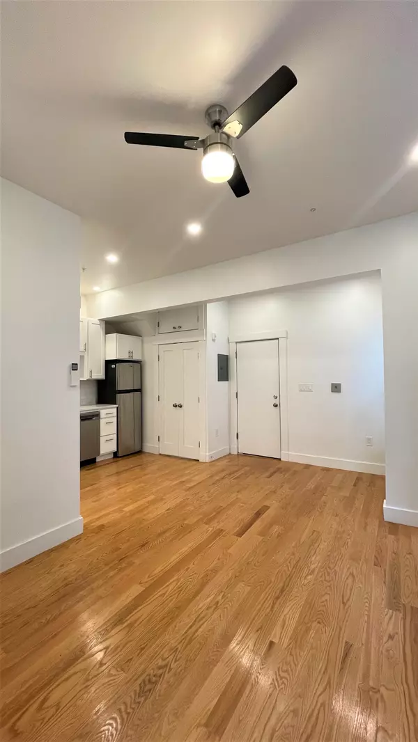 Jamaica Plain, MA 02130-2510,31 Green St #3
