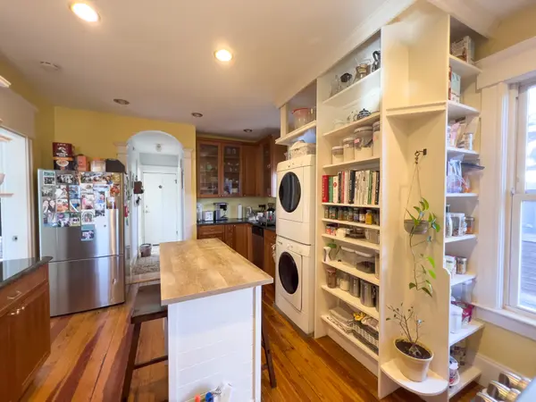 25 Boynton St #3, Jamaica Plain, MA 02130-3583