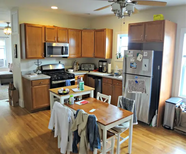32 Forbes St #3, Jamaica Plain, MA 02130-4871