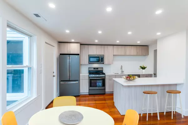 Jamaica Plain, MA 02130-3880,35 Woodman St #2