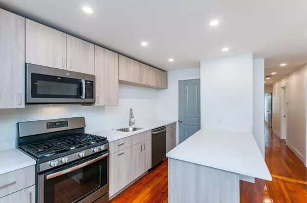 Jamaica Plain, MA 02130-3880,35 Woodman St #2