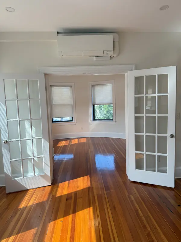 9 Seaverns Ave #2F, Jamaica Plain, MA 02130-2872
