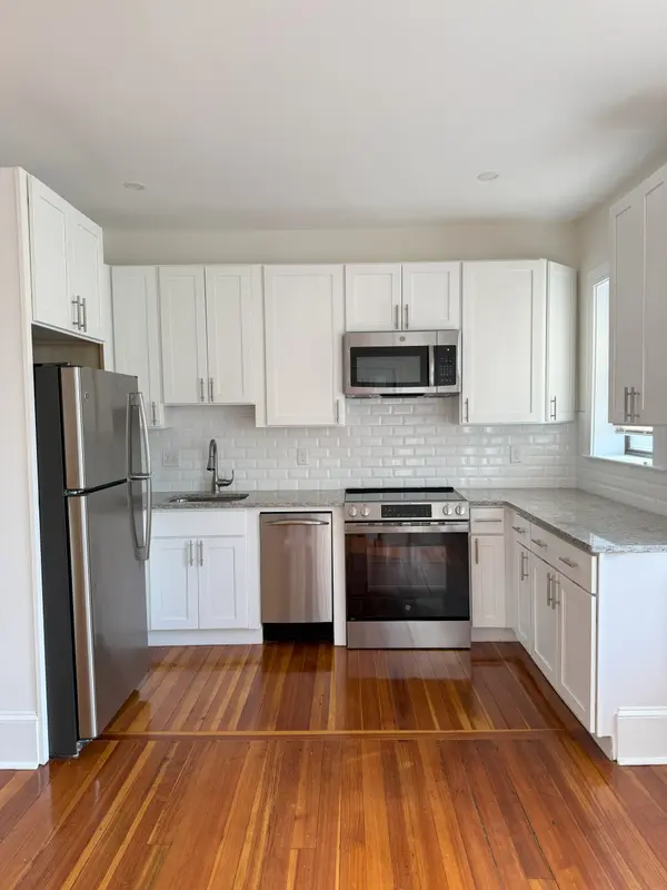 9 Seaverns Ave #2F, Jamaica Plain, MA 02130-2872