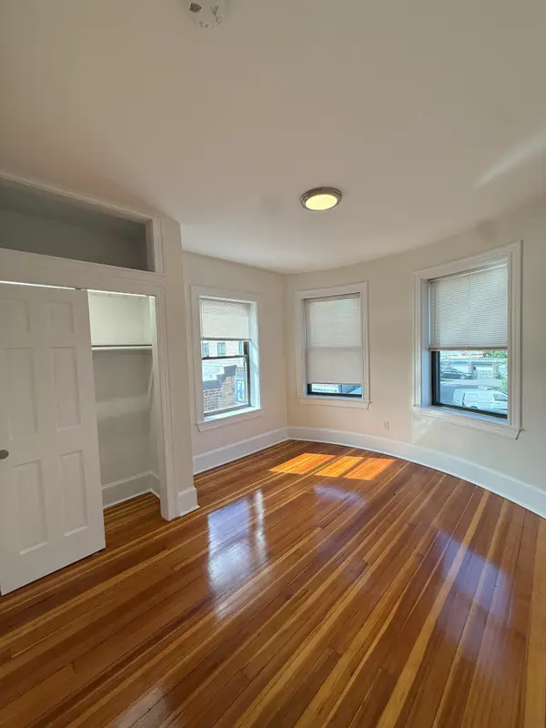 9 Seaverns Ave #2F, Jamaica Plain, MA 02130-2872