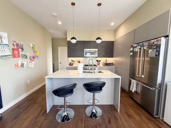 45 Burnett St #407, Jamaica Plain, MA 02130-2798