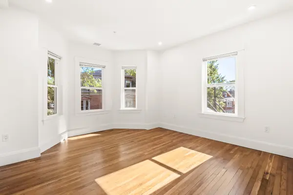 51 Boylston St #4, Jamaica Plain, MA 02130-4422