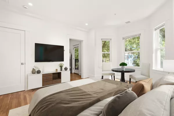 51 Boylston St #4, Jamaica Plain, MA 02130-4422