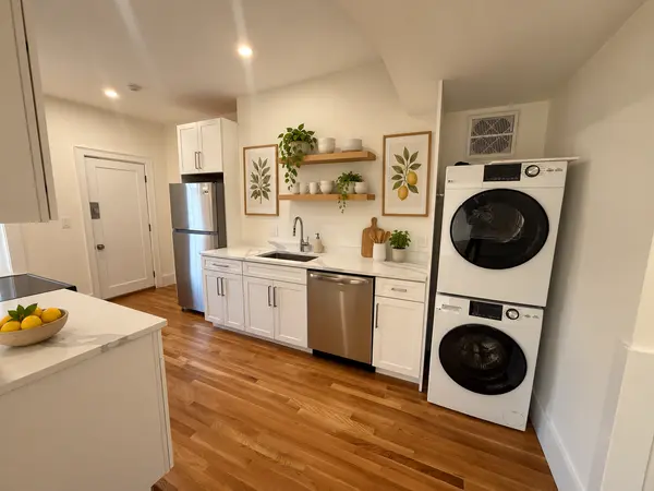 709 Centre St #301, Jamaica Plain, MA 02130-2528