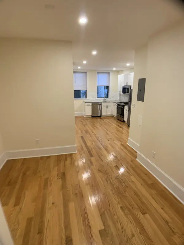 9 Seaverns Ave #1R, Jamaica Plain, MA 02130-2872