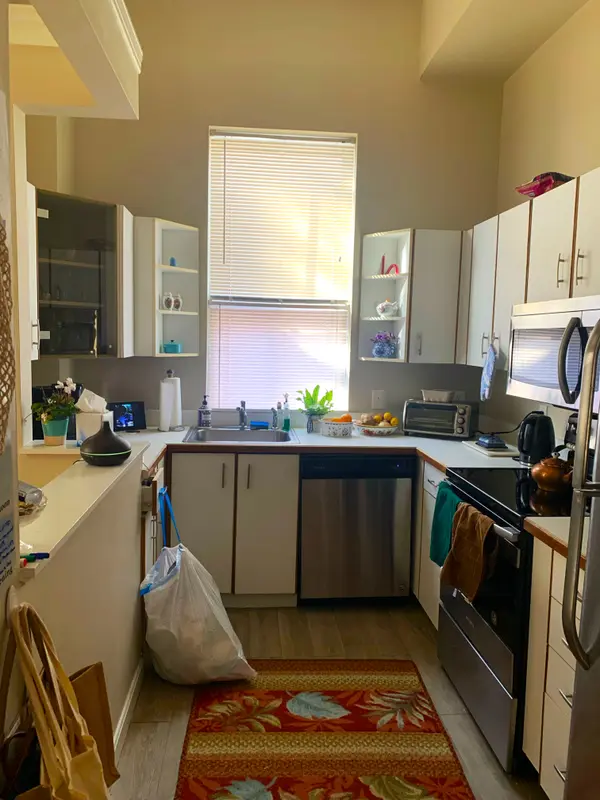 24 Millmont St #B, Roxbury, MA 02119-4027