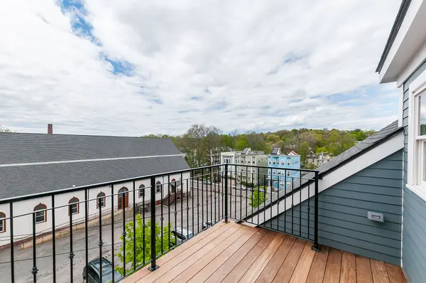 29 Brookside Ave #4, Jamaica Plain, MA 02130-2463