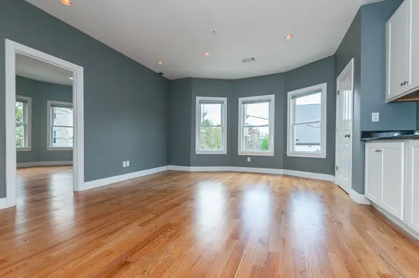 29 Brookside Ave #2, Jamaica Plain, MA 02130-2463