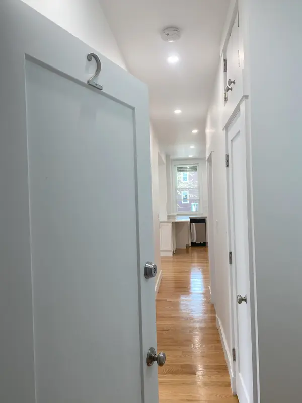 19 Seaverns Ave #1R, Jamaica Plain, MA 02130-2875