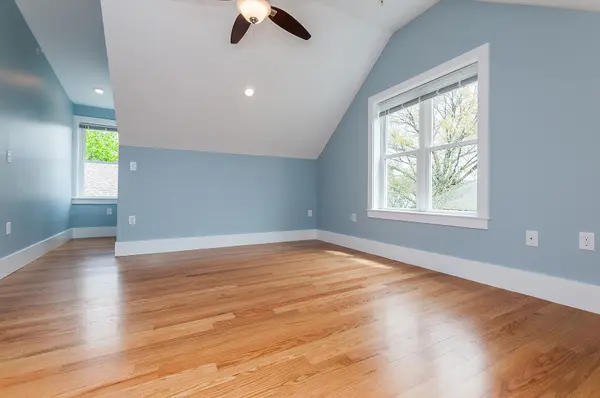 29 Brookside Ave #4, Jamaica Plain, MA 02130-2463
